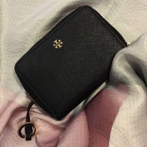 Lightly used Tory Burch Robinson Zip Coin Case